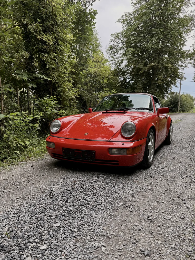 Porsche 911 Carrera (964)